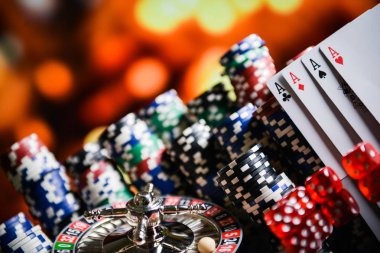 mino77 app home screen showing live casino tables and sports markets